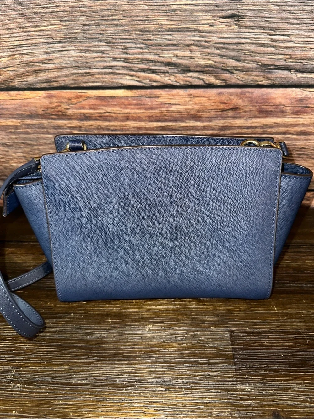 Michael Kors Selma Medium Messenger Navy Saffiano Crossbody with Gold Hardware